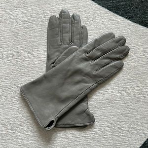Gray leather gloves size S